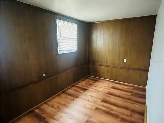 Listing Photo 14