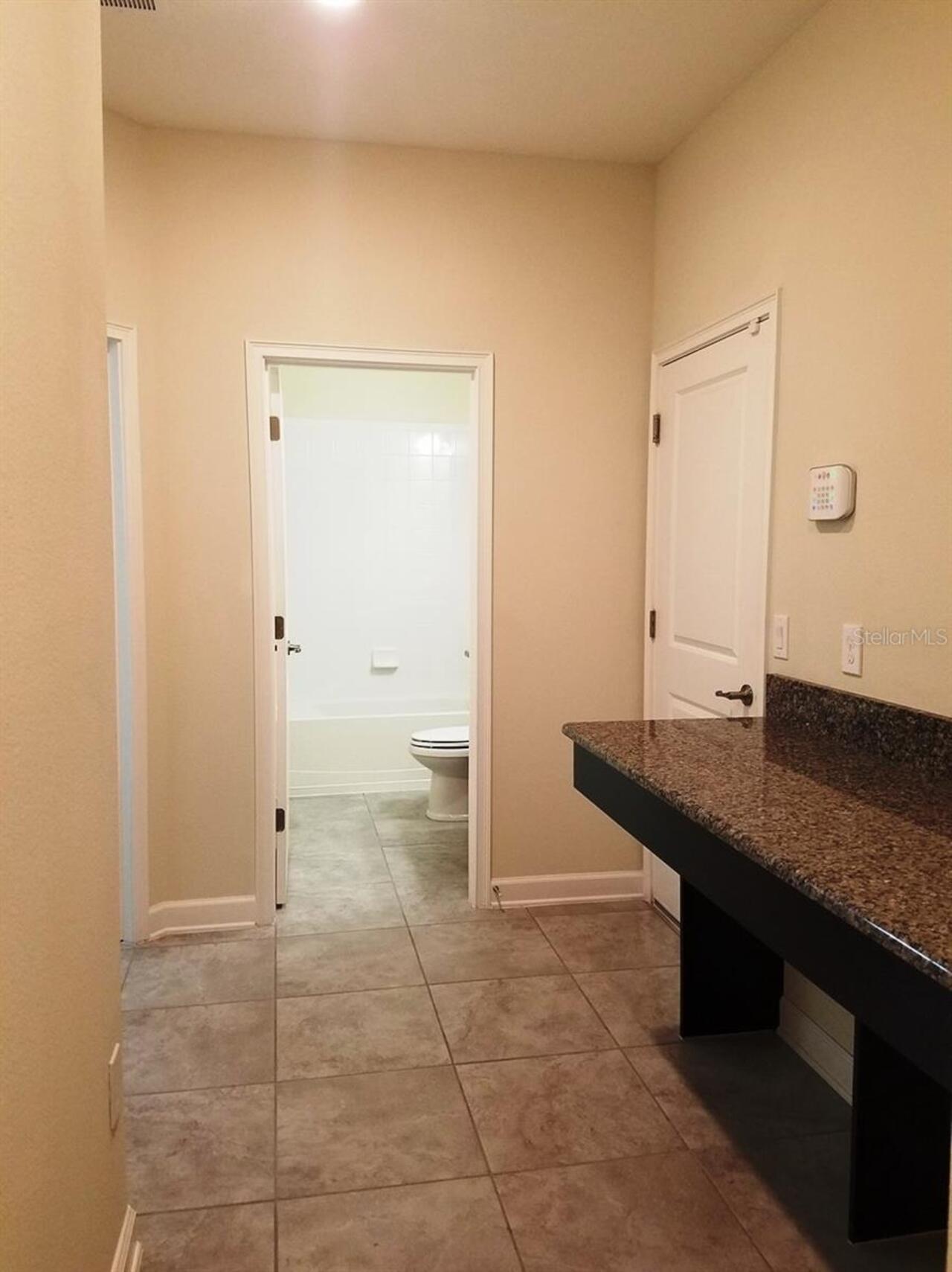 Listing Photo 12