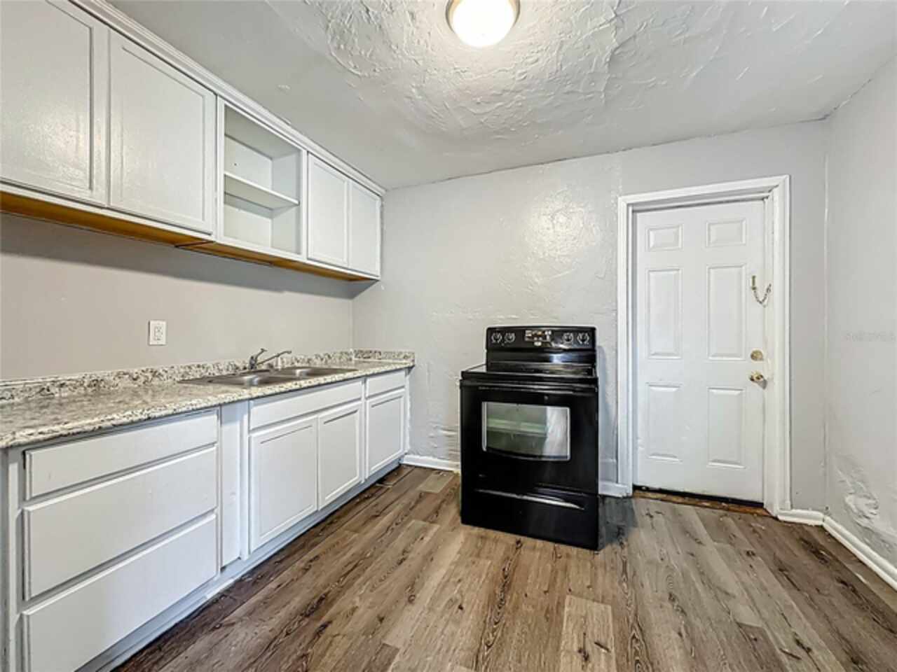 Listing Photo 7