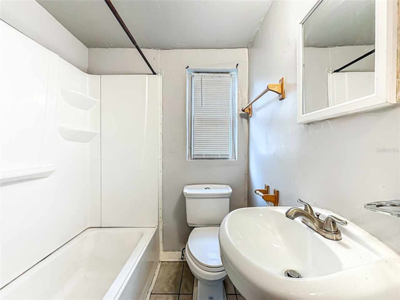 Listing Photo 12
