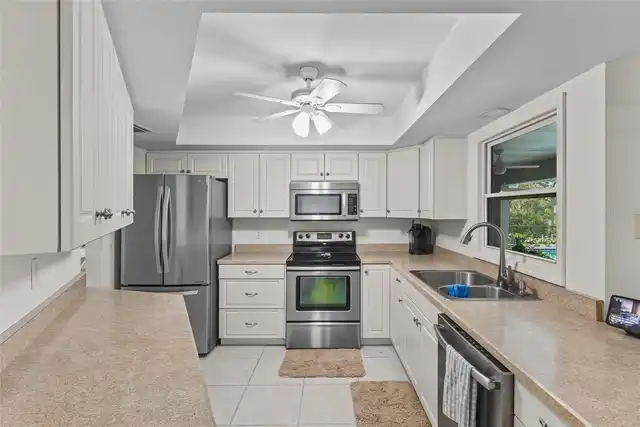 Listing Photo 11
