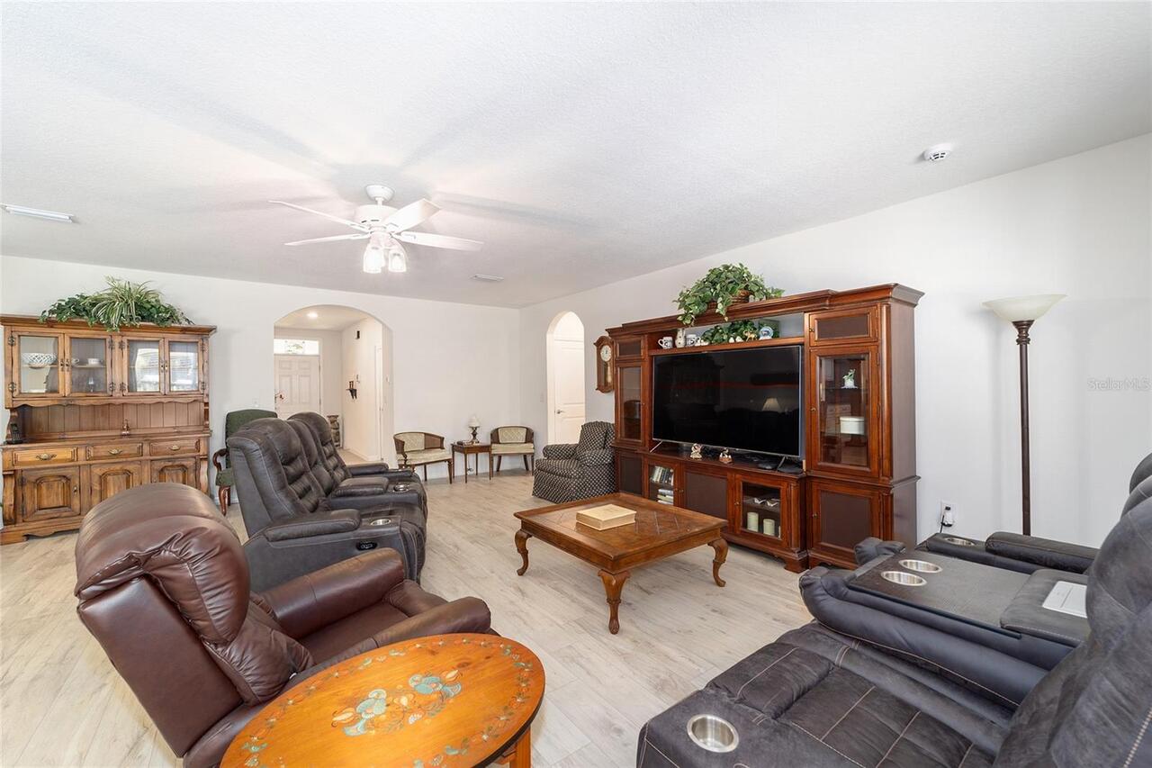 Listing Photo 9