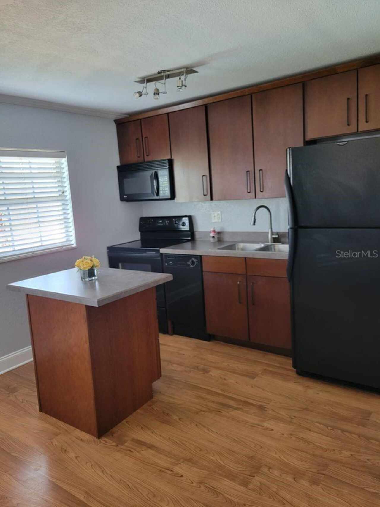 Listing Photo 7
