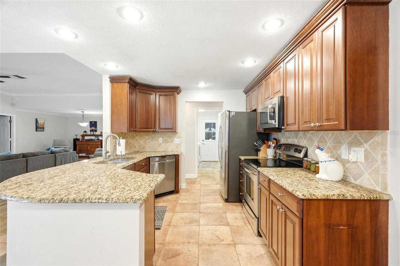 Listing Photo 11