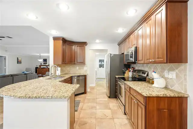 Listing Photo 7