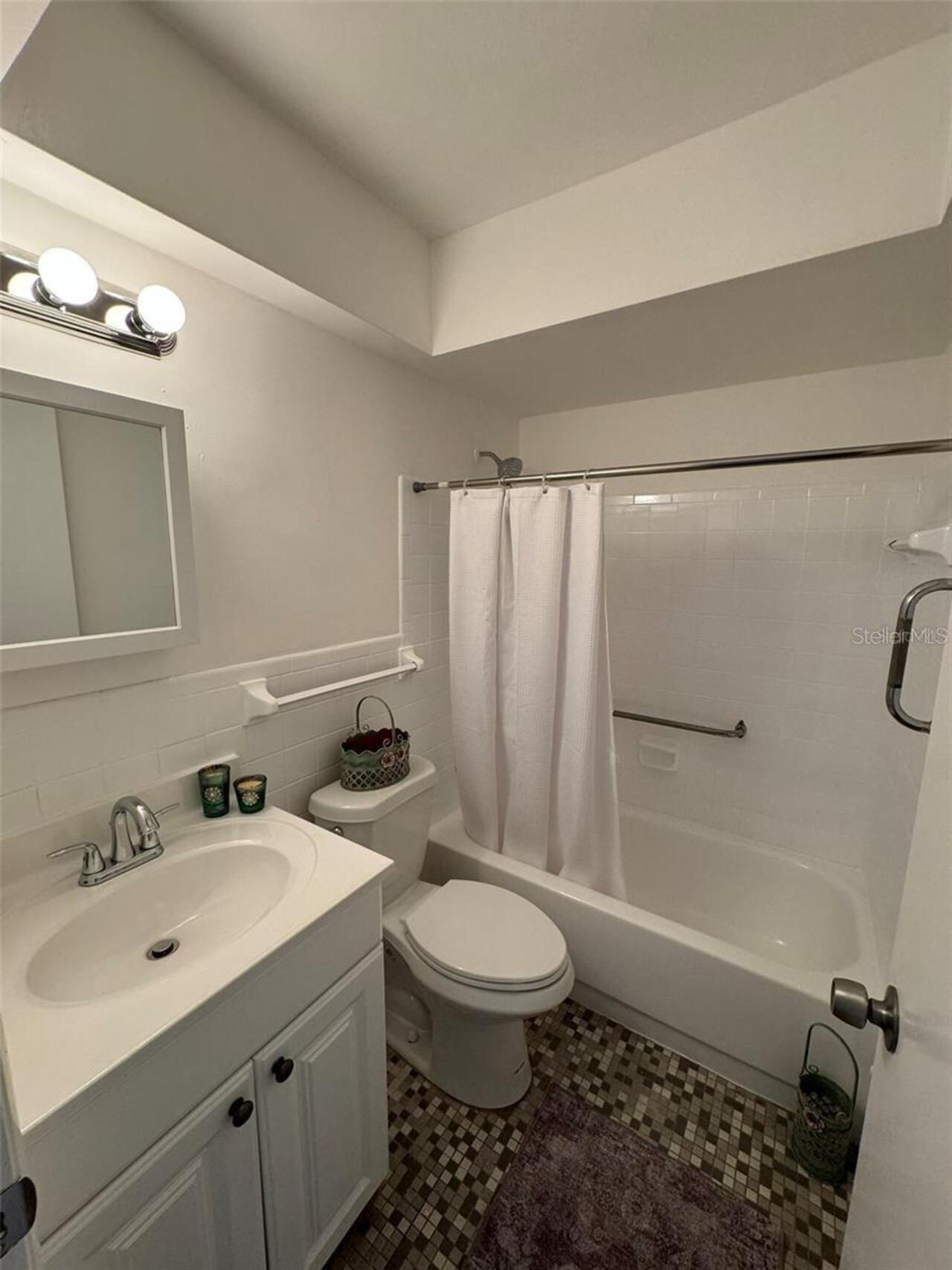 Listing Photo 10