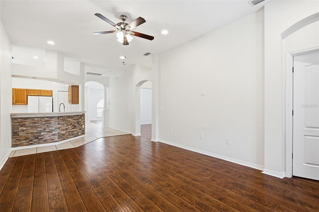 Listing Photo 14