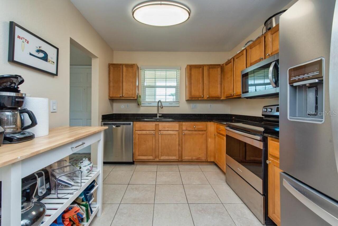Listing Photo 12