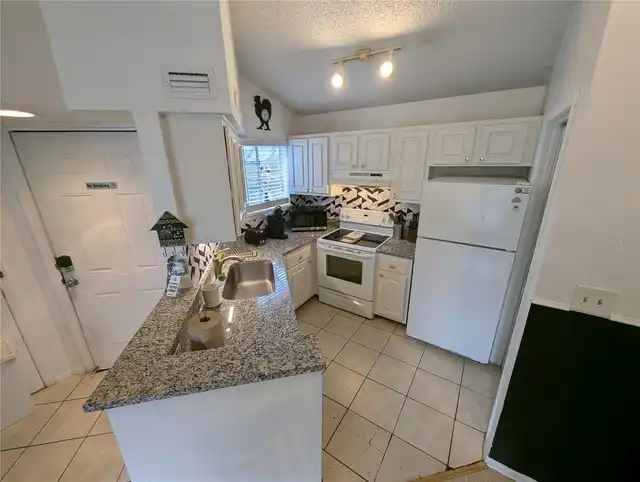 Listing Photo 17