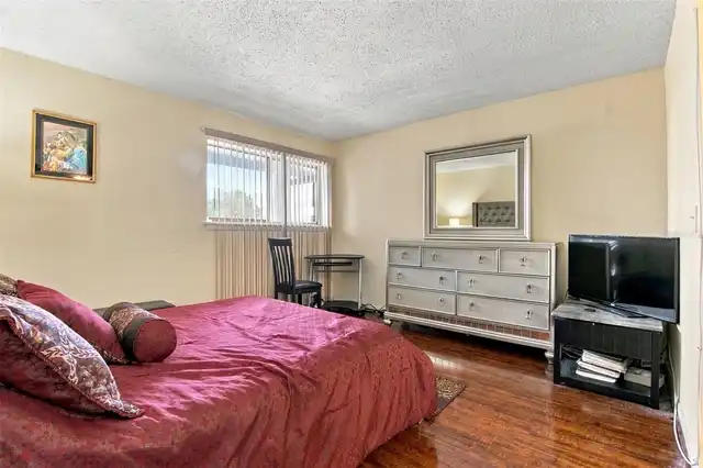 Listing Photo 16