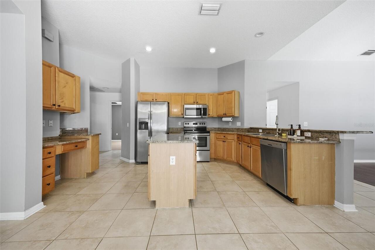 Listing Photo 12