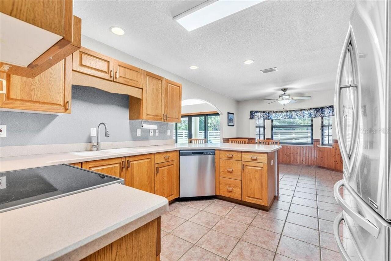 Listing Photo 11