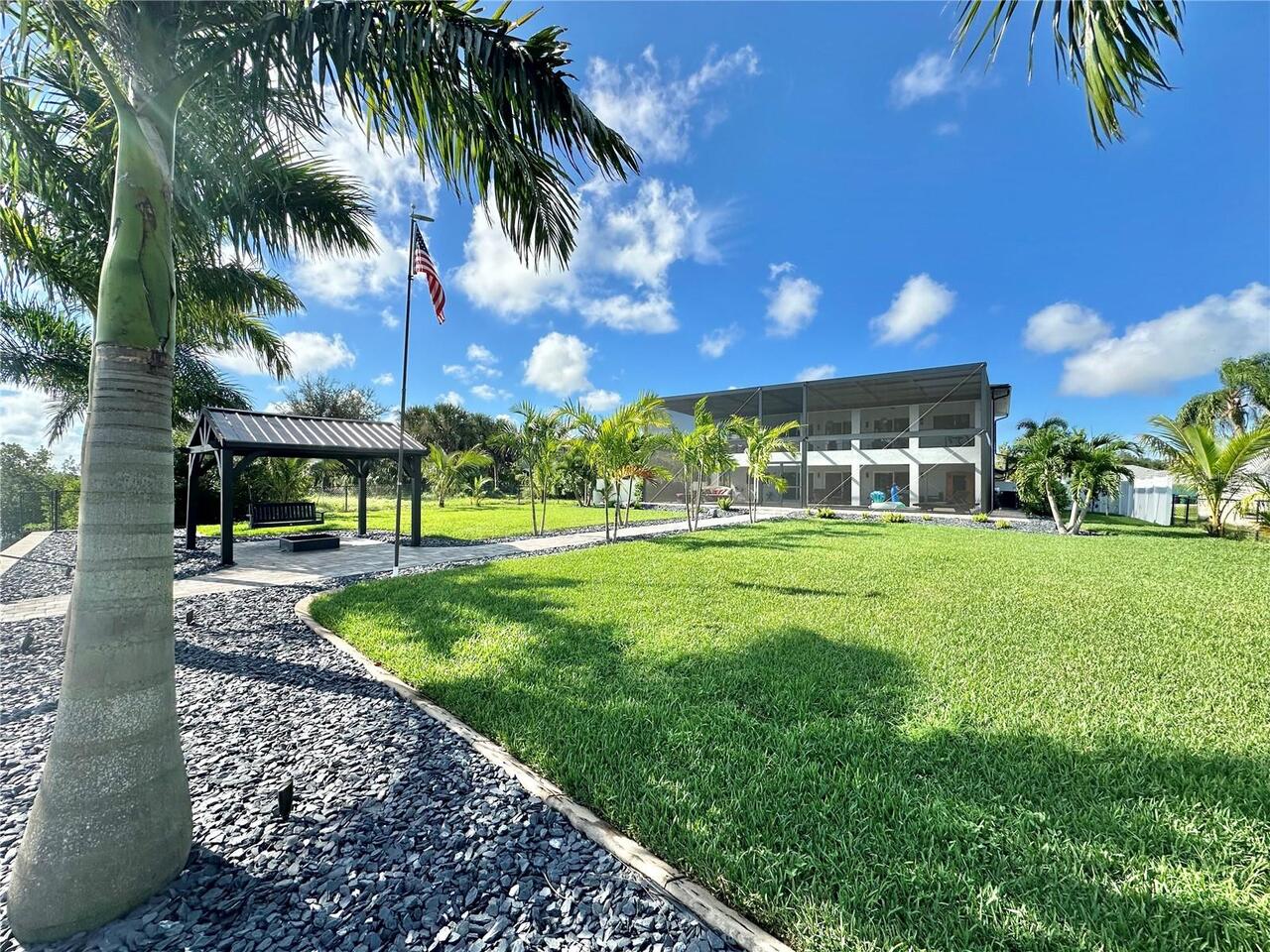 Listing Photo 11