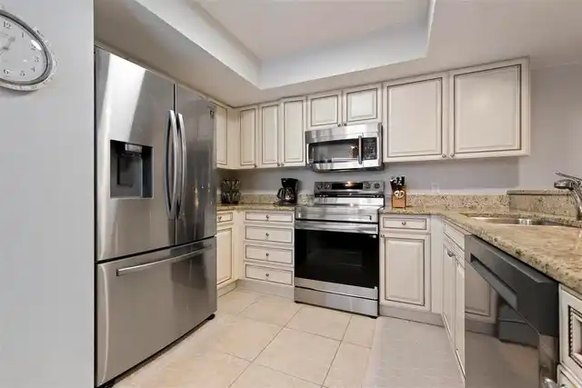 Listing Photo 10