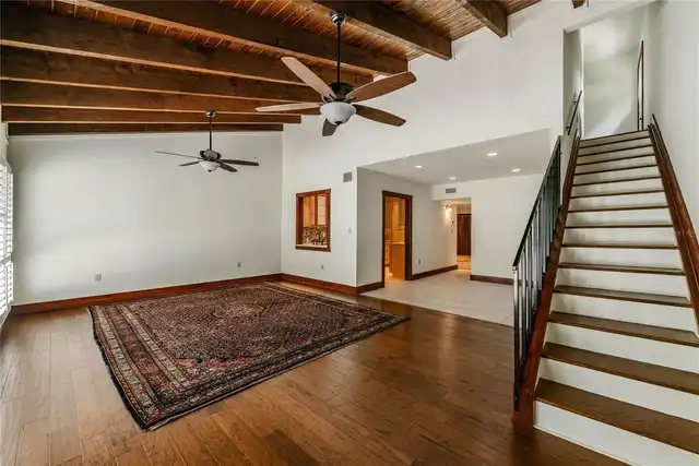 Listing Photo 10