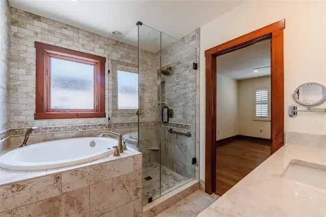 Listing Photo 18