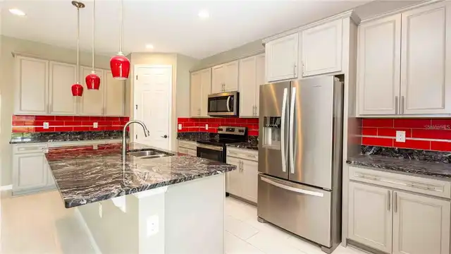 Listing Photo 12