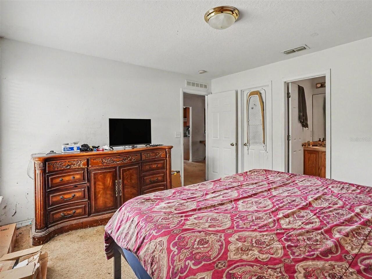Listing Photo 9