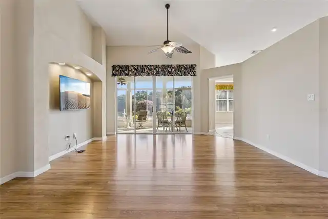 Listing Photo 17