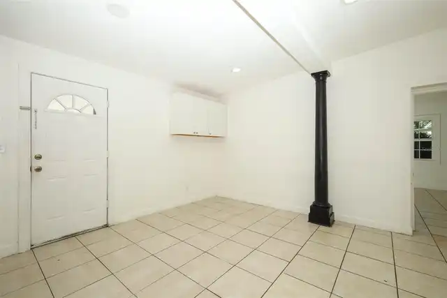 Listing Photo 12
