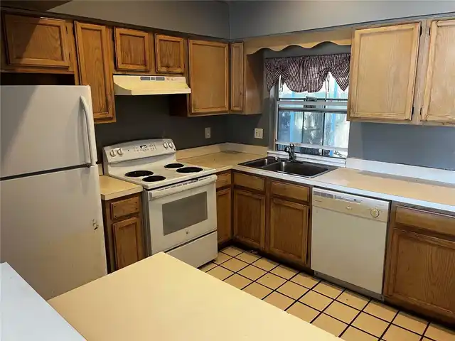 Listing Photo 5