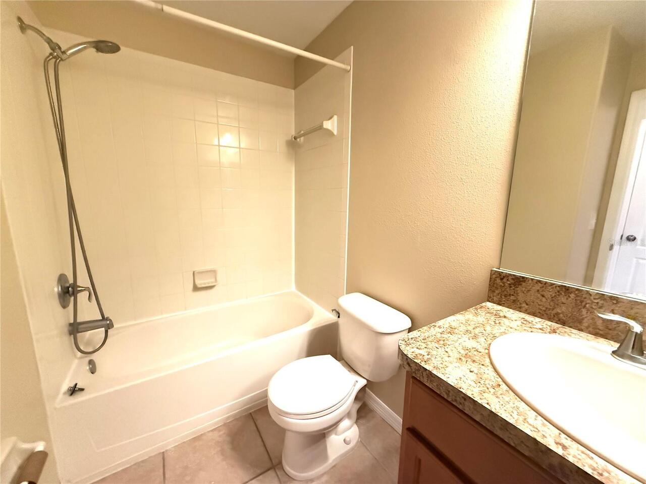 Listing Photo 12