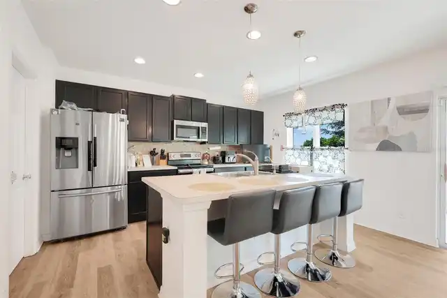 Listing Photo 10