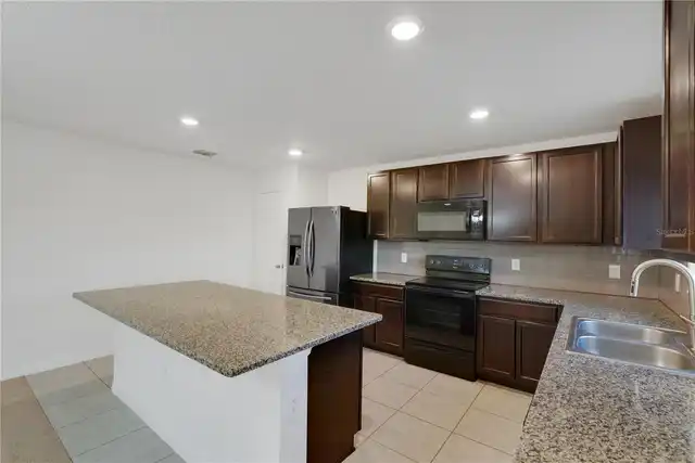 Listing Photo 9