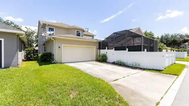 Listing Photo 10