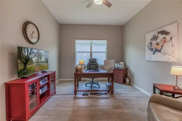 Listing Photo 10