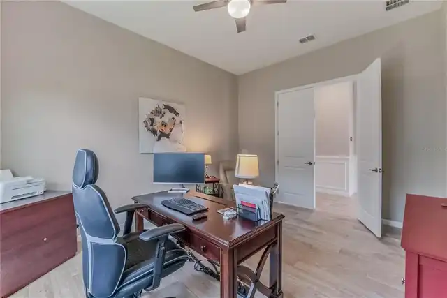 Listing Photo 11