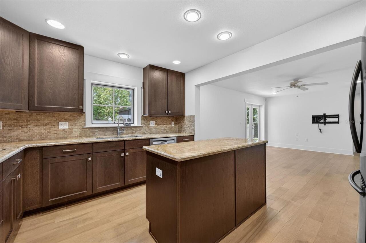 Listing Photo 15