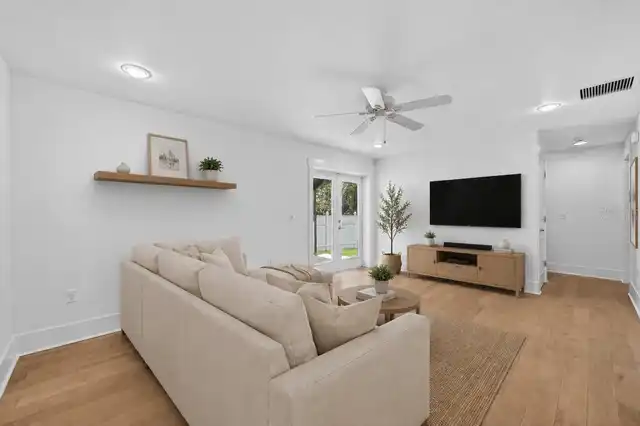 Listing Photo 8