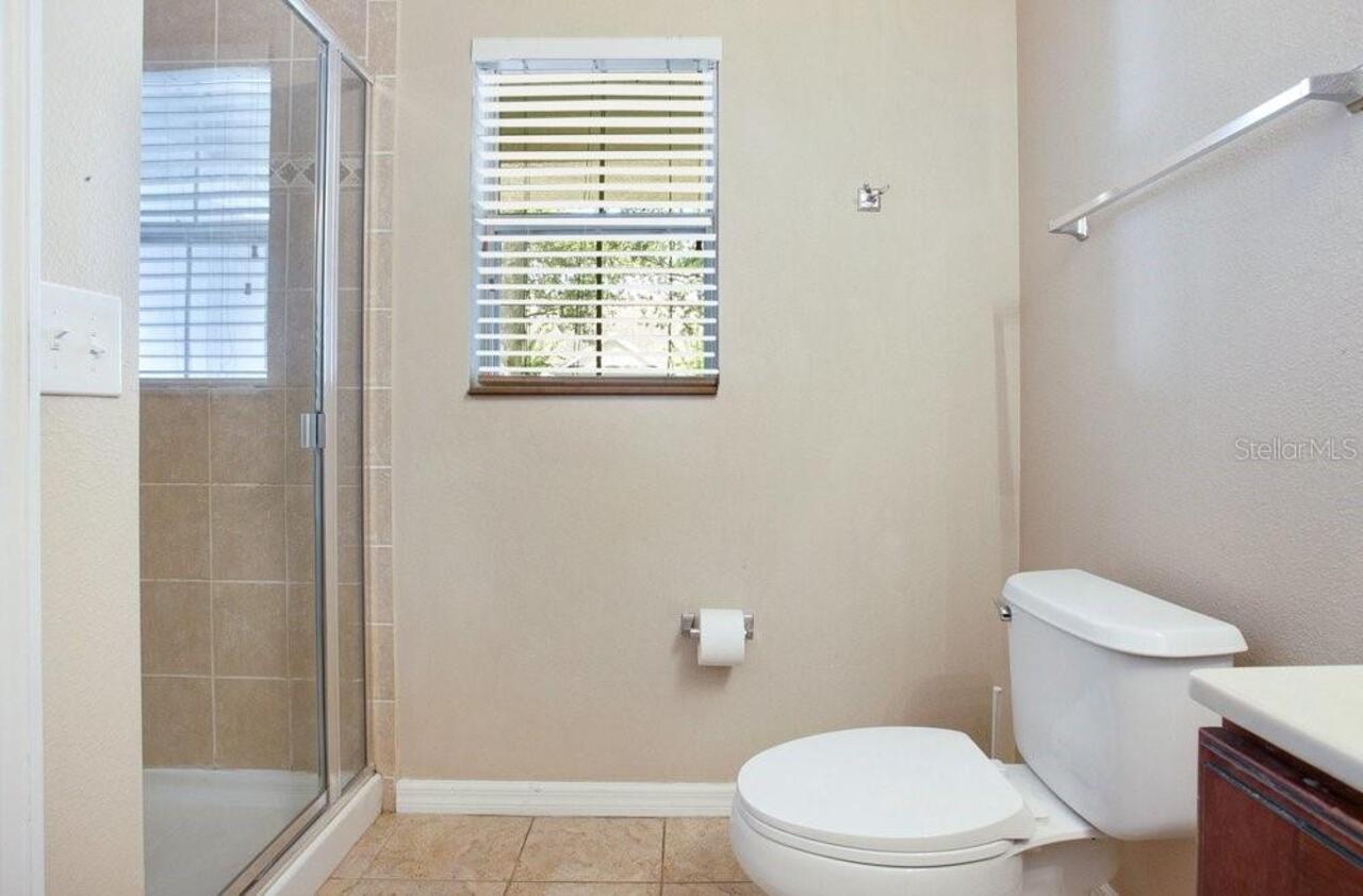 Listing Photo 12