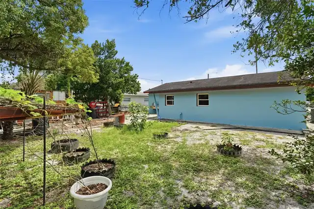 Listing Photo 8