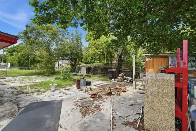 Listing Photo 10