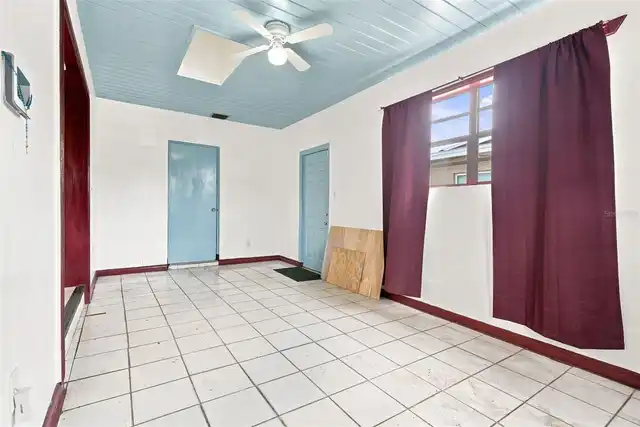 Listing Photo 16