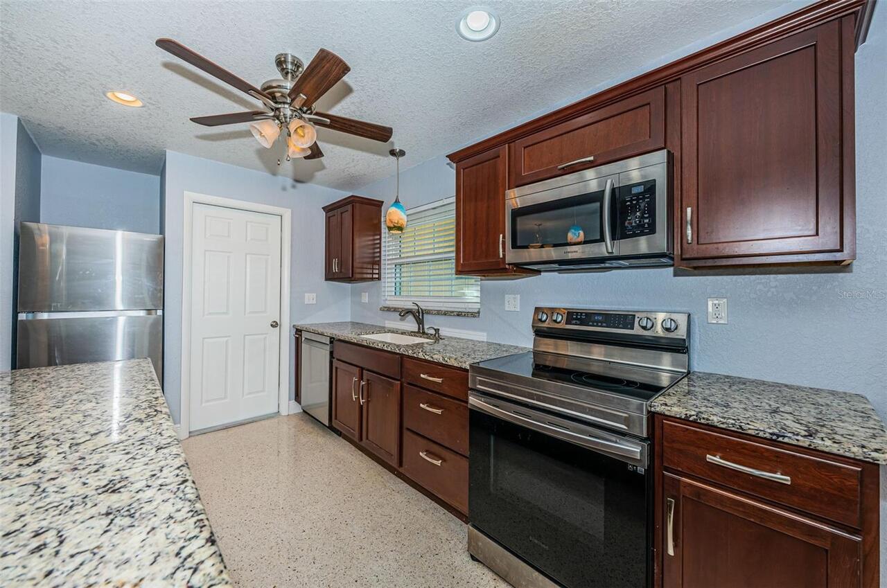 Listing Photo 5
