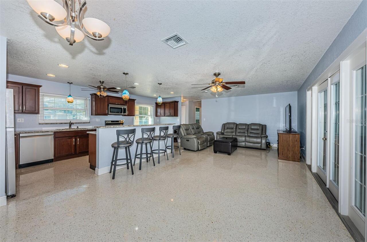 Listing Photo 7