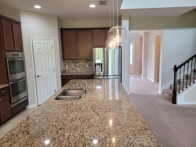 Listing Photo 11
