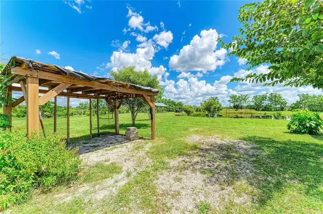 Listing Photo 18