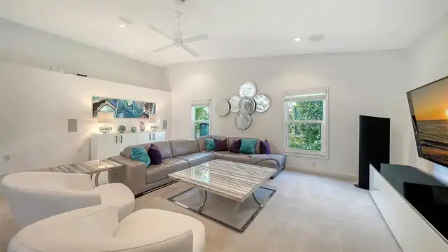 Listing Photo 17