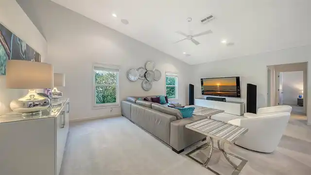 Listing Photo 18