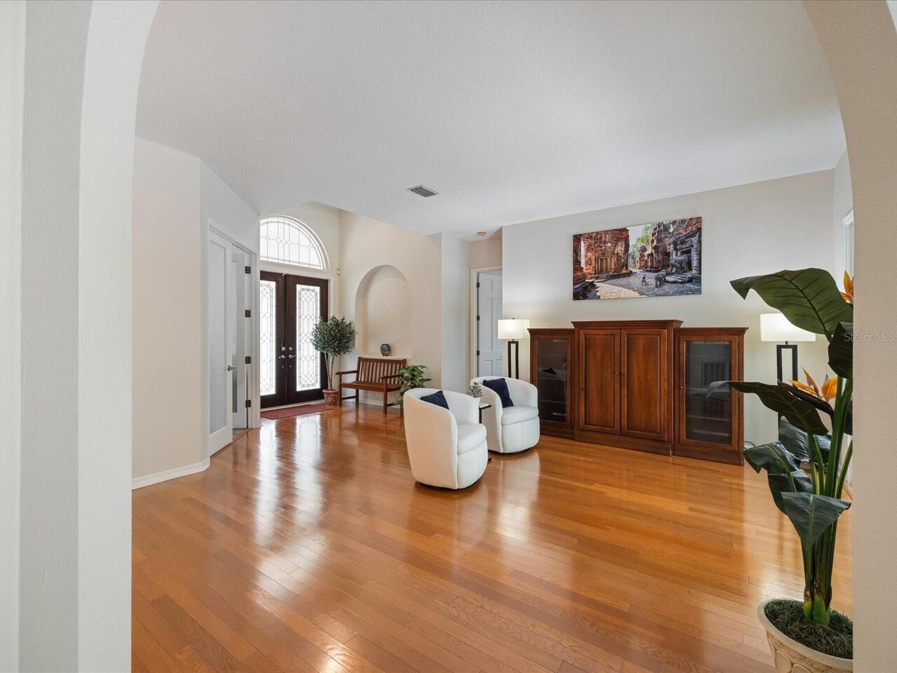 Listing Photo 11