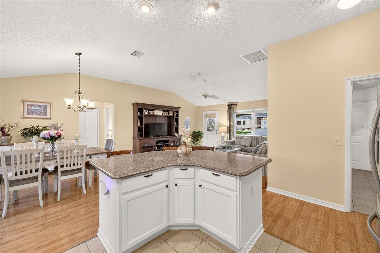 Listing Photo 16