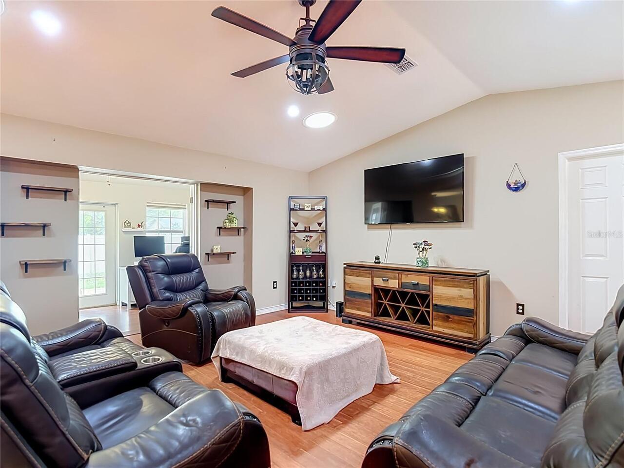Listing Photo 7