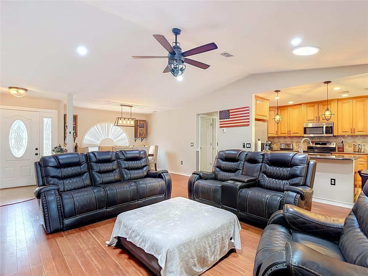Listing Photo 8