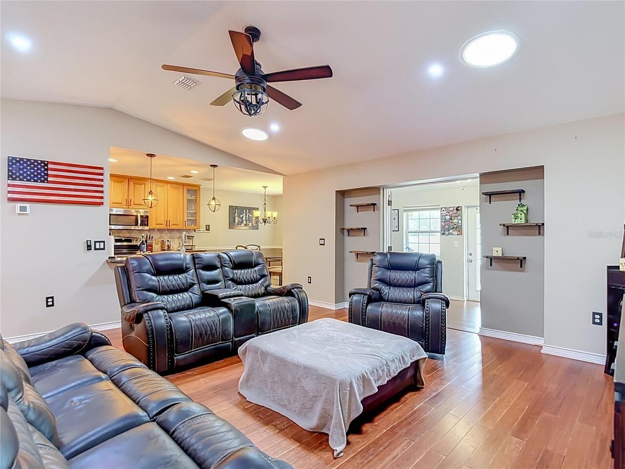 Listing Photo 9