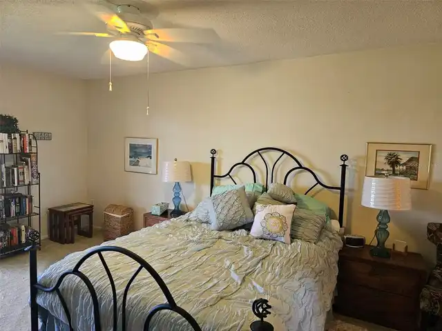 Listing Photo 10