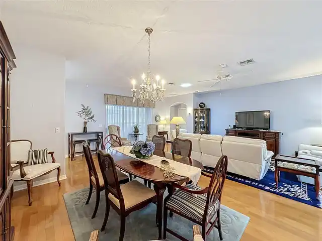 Listing Photo 14